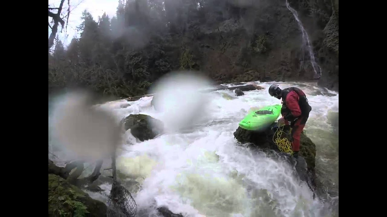 Kayaking log jam pin & rescue Eagle Creek Estacada, OR
