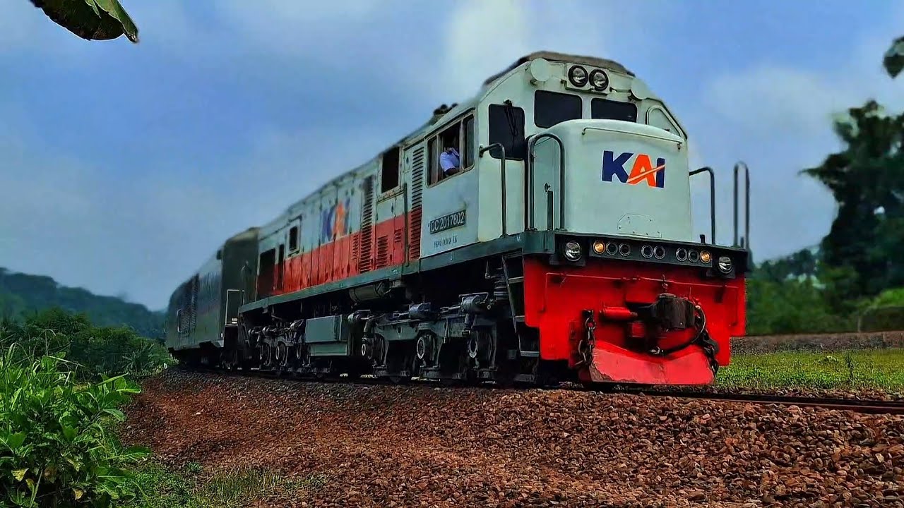 Nonstop Trains Passing 🚆 Busy Railway Line Today 1/2