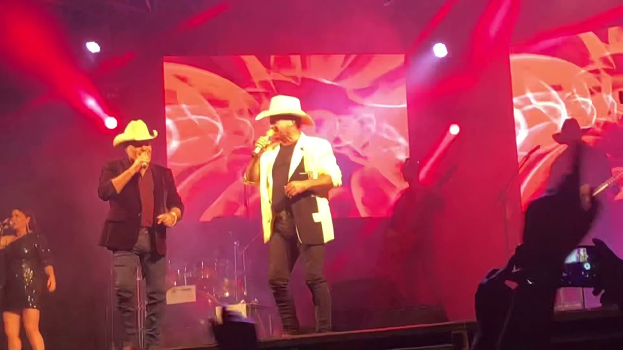 FESTA DO TRABALHADOR/Paraguaçu mg !!!teve muito bom com Gino e Geno