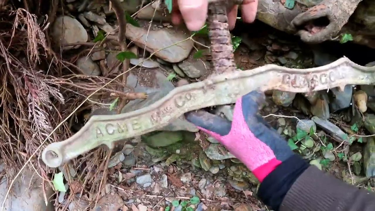AMAZING OLD mill bottle dump / Tip found and searched along river!
