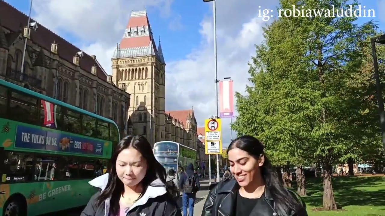Jalan Kaki di Manchester: Ada Masjid, Autumn Vibes dan Keindahan Oxford Road