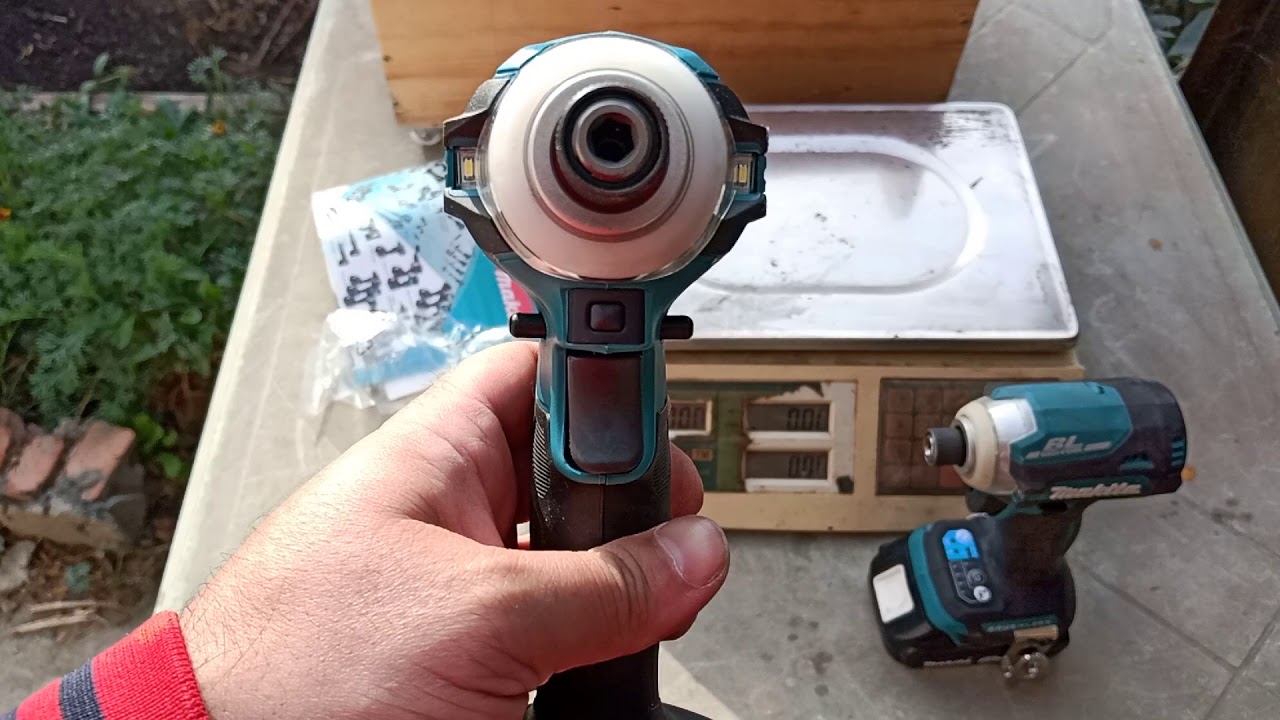 Makita DTD171Z распаковка и вес с различными АКБ