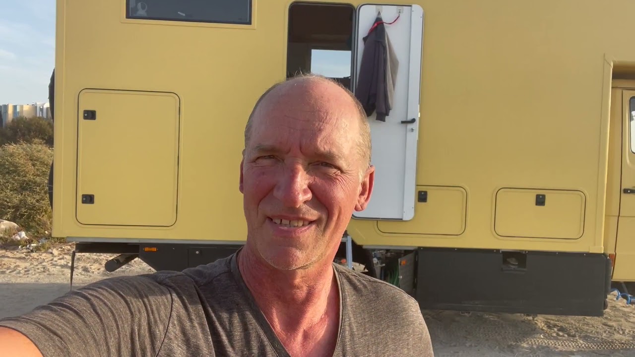 Fähre nach Tunesien und erste Pistenfahrt zum weissen Strand