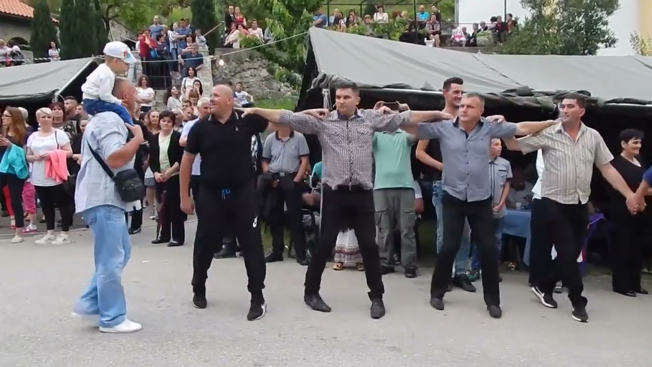 Najveće kolo za Trojičindan 2018. - Kolovođe braća Đuković