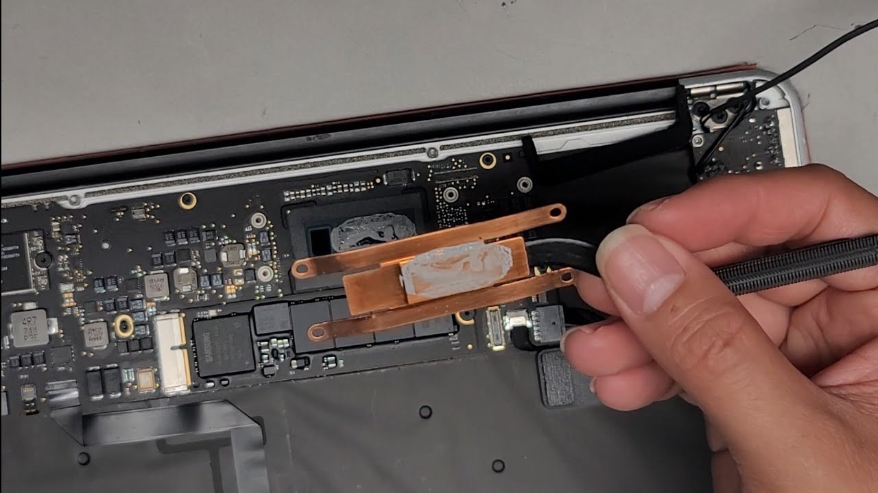 Ремонт 13-дюймового MacBook Air A1466 2010 2011 2012 2013 2014 2015 2016 2017 с помощью термопасты