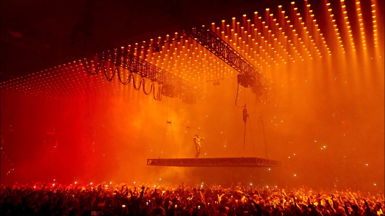 Kanye West - Saint Pablo Tour (First Fifty Minutes)