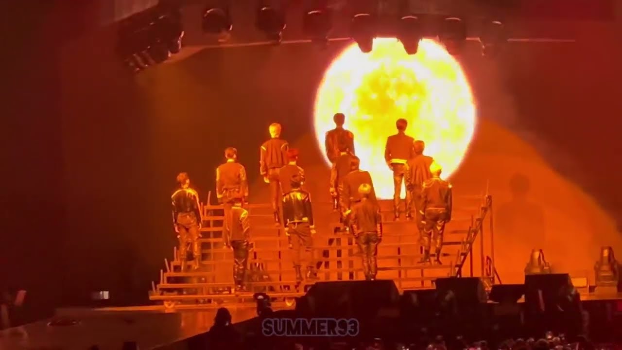 220924 - 세븐틴 (SEVENTEEN) - Intro + HOT  @ Be The Sun in Jakarta
