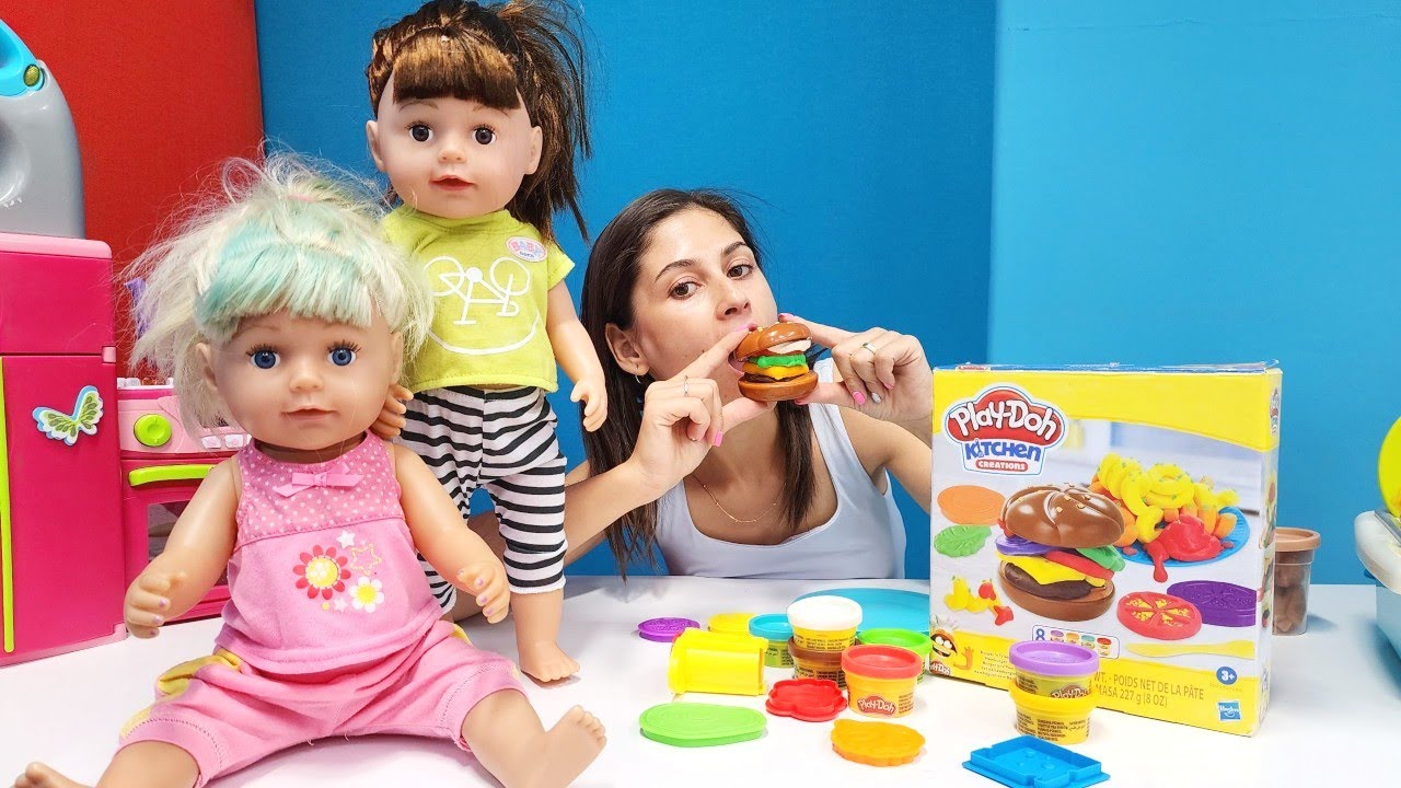 Gül partiden gelince hamburger yapıyor! Ayşe ve Gül ile kız oyunları!