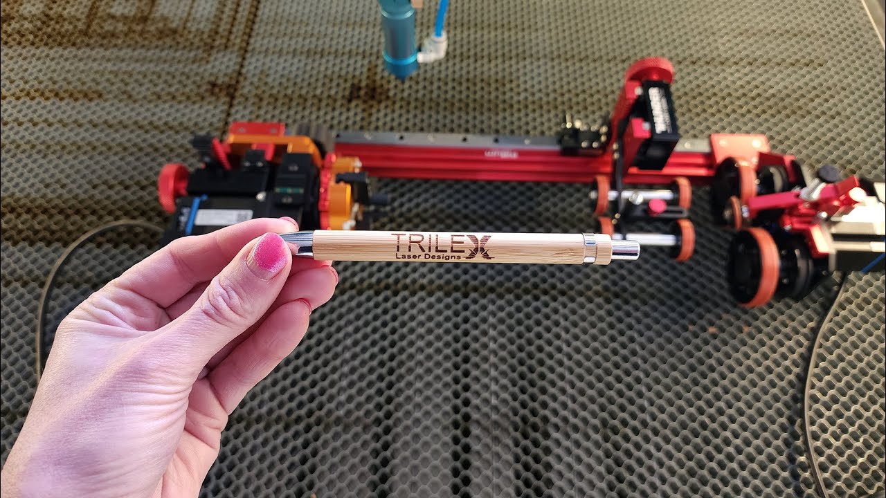 Engraving a pen with the PiBurn Chuck Rotary Grip 2