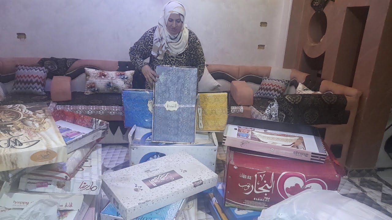 احدث تجهيز للعروسه من مفروشات السرير ومفرش ليله الدخله والدفايات والعروسه بتجيب  كام طقم