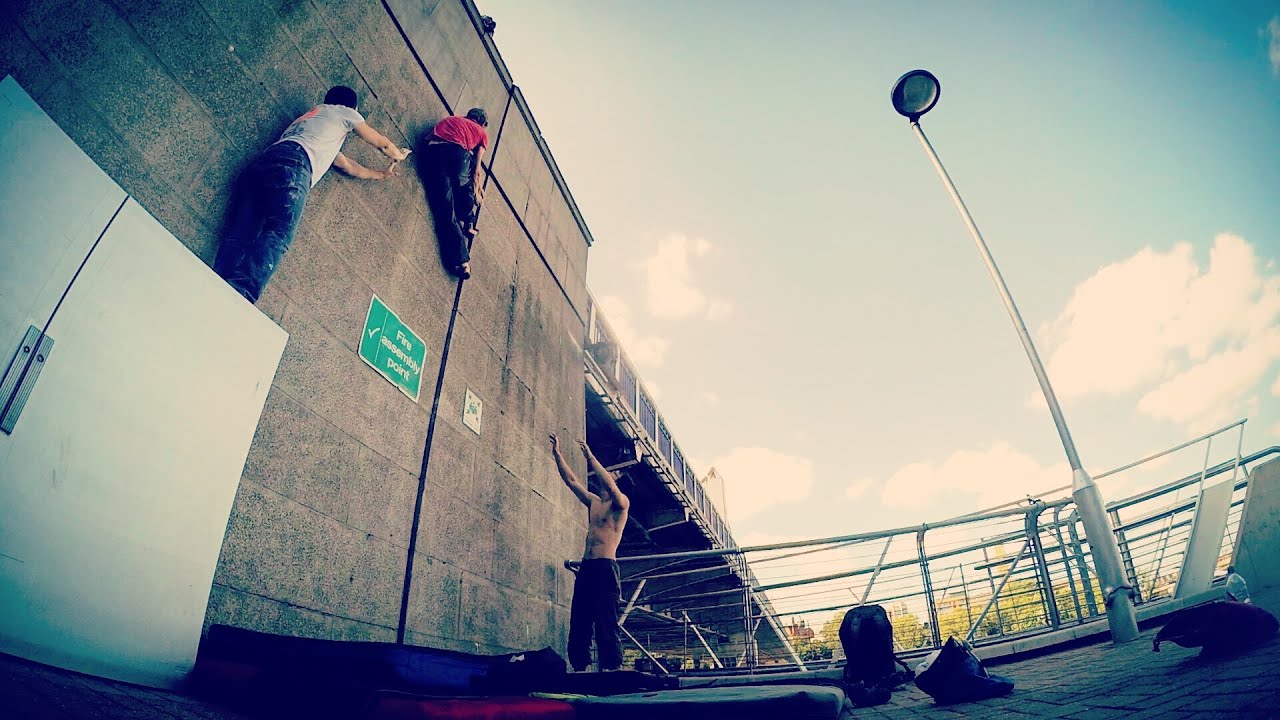 Buildering in London 2016