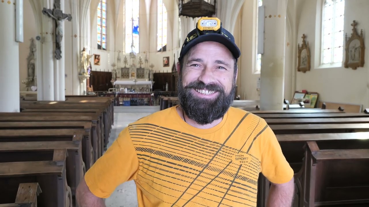 Les cloches de retour dans l'église de Pannes (54)