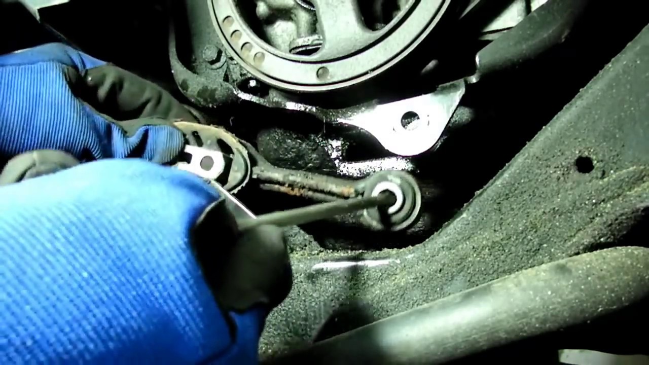 Замена нижнего крепления двигателя с собачкой