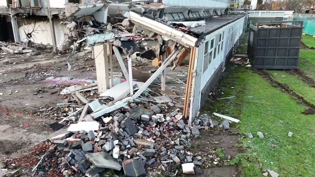 South leys school been ripped down in Scunthorpe @dji Kirky 