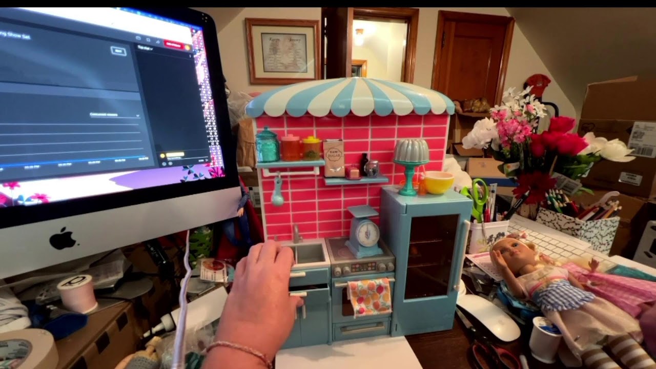 Unboxing an Amazon Find: Glitter Girls – Cooking Show Set