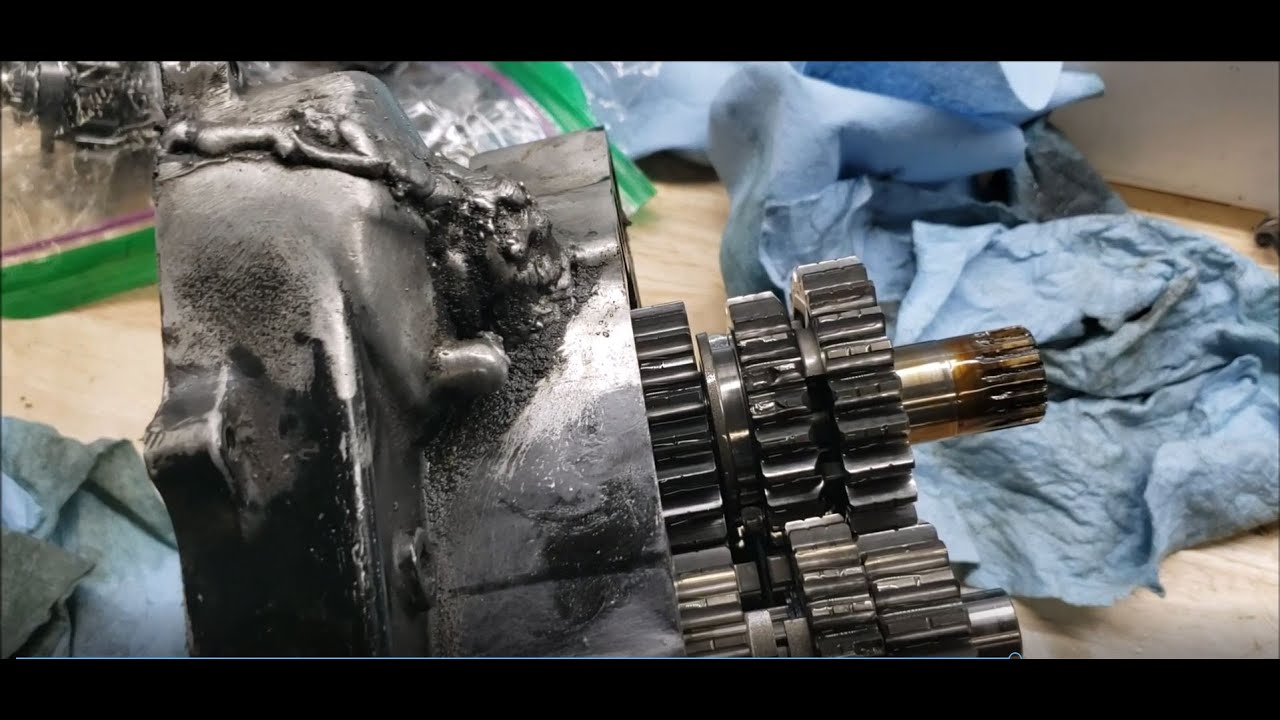 Honda CR500 Carnage! Engine teardown.