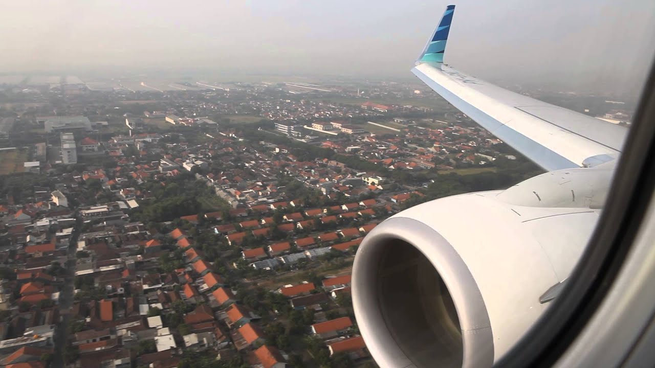 Garuda Indonesia PK-GFR landing at Juanda Airport in Surabaya