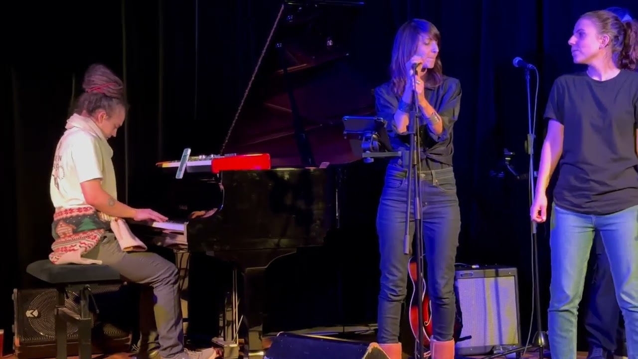 Wwhere  - Beetlejuice in rewind - JAM L'entrepôt  23 12 2025 - Avec Clémence en LSF