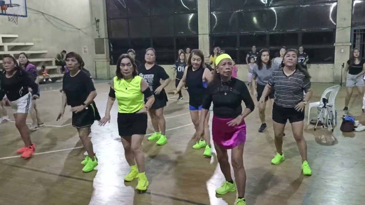 @knlphysicalfitness1425 Friday zumba with ZIN Menard. Music belongs to the rightful owner 