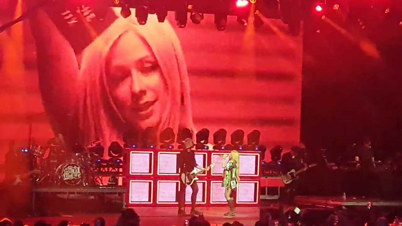 Avril Lavigne - Bite Me/Love It When You Hate Me/Sk8er Boi - Manchester Castlefield Bowl - July 2024