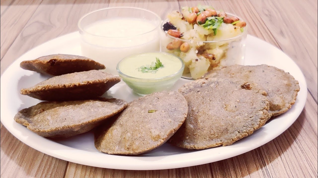 Makhana Kuttu puri!मखाना पूरी रेसिपी!फलाहारी मखाना कूटू पूरी बनाएं 5 मिनट में! नवरात्रि स्पेशल!