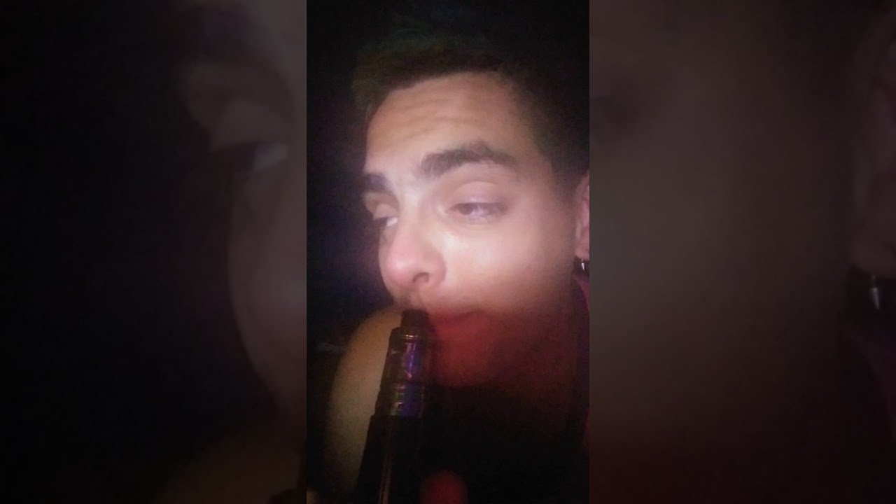 Smoke stick v9 max with an arco 2 horizon tech tank on it