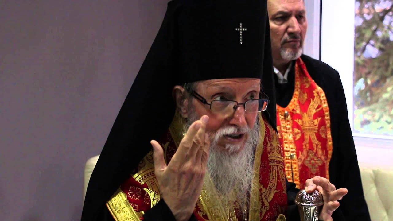 Дядо Йоаникий освети празника на Търговската гимназия
