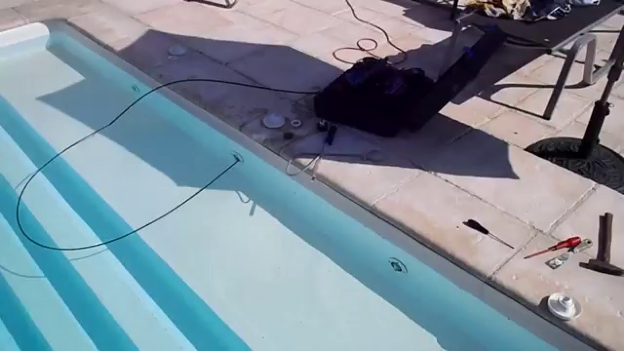 Utilisation d'une caméra endoscopique pour localiser une fuite dans le tuyaux