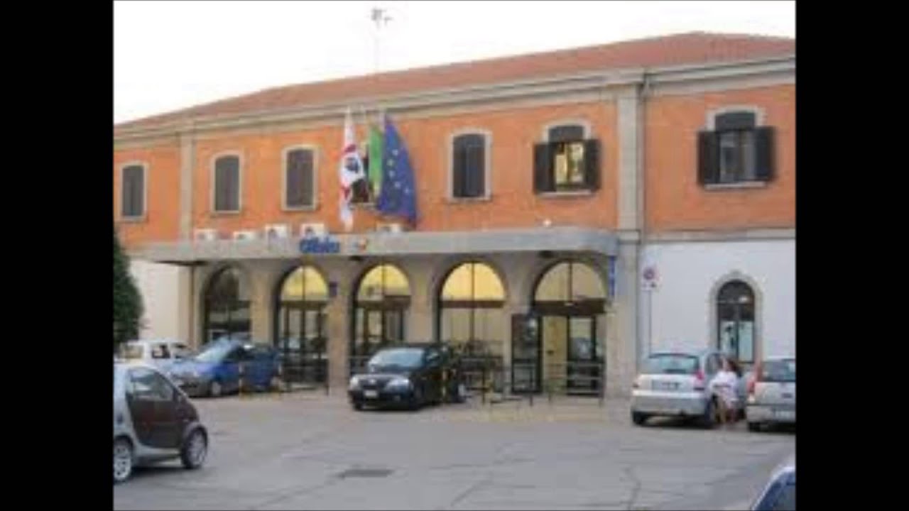 Annunci alla Stazione di Olbia