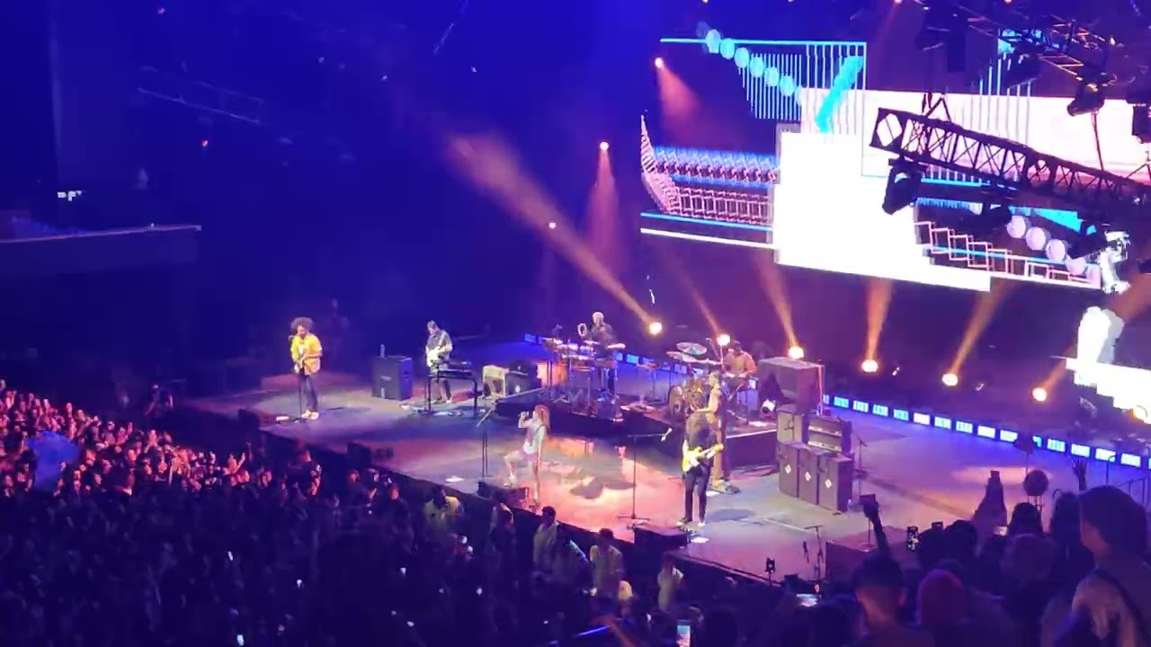 Paramore - Hard Times - Buenos Aires - Argentina - Movistar Arena - 07/03/23 - 4K 60fps
