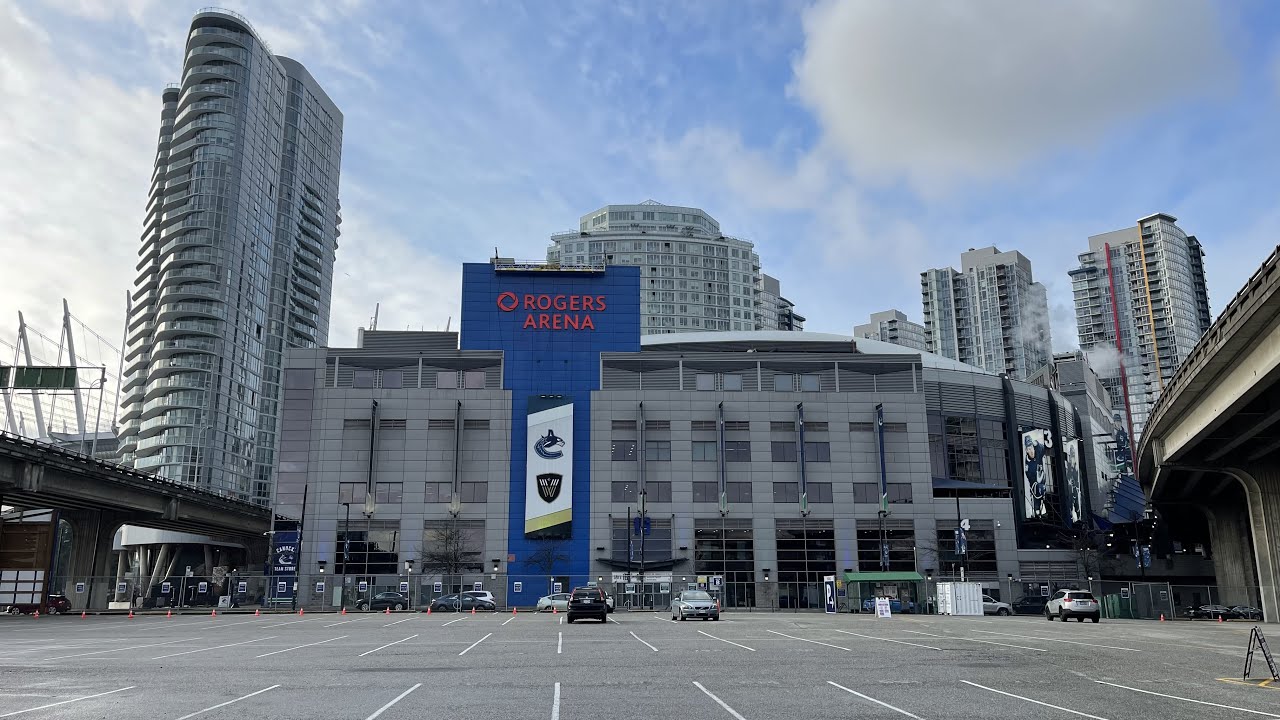 🏒 Vancouver Canucks game experience at Rogers Arena 🚨 #nhl #vancouver #canucks