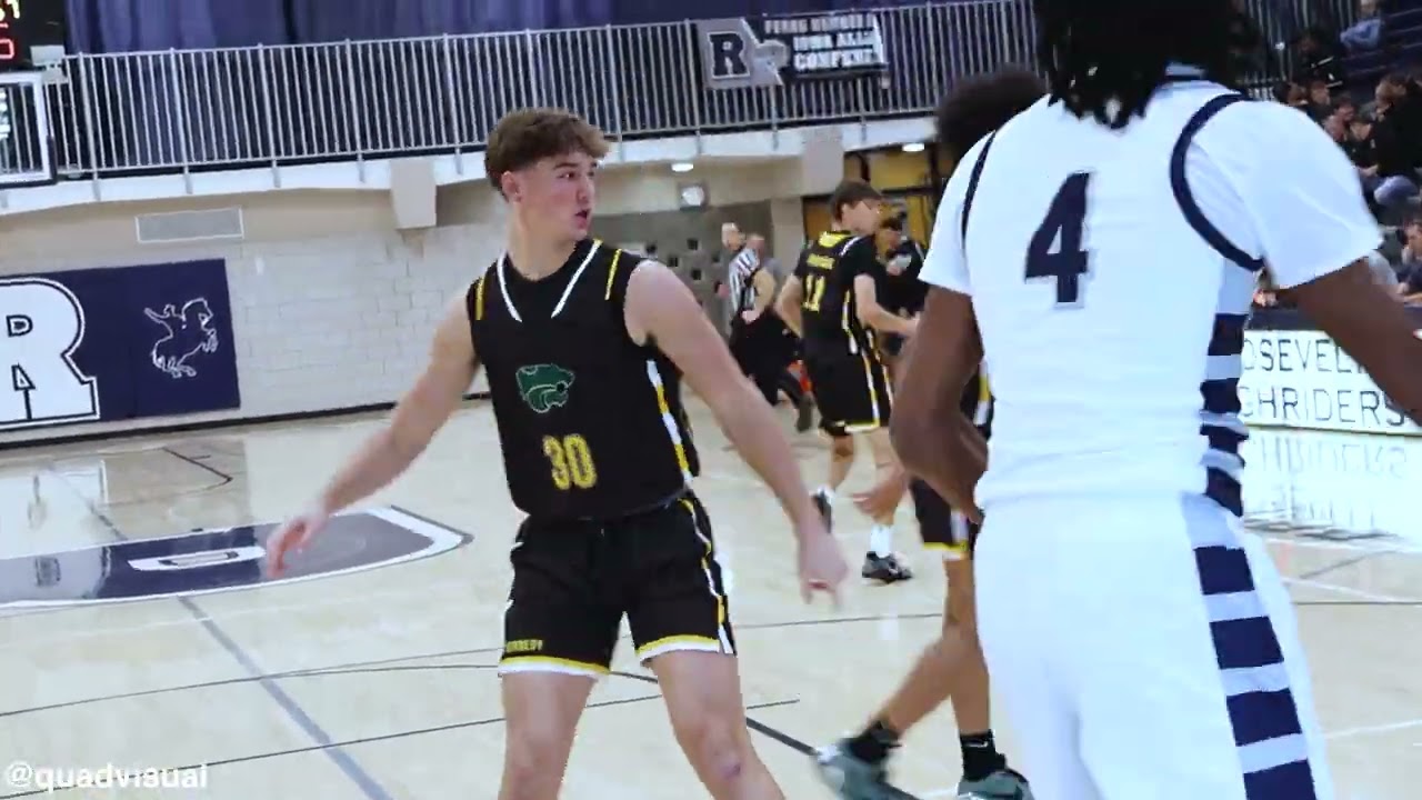 Cedar Rapids Kennedy @ Des Moines Roosevelt🏀🏀