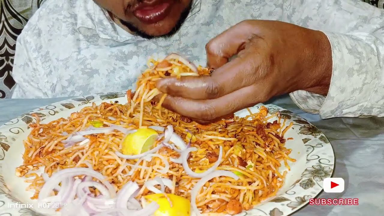Eating spicy 🔥 chicken noodles 🍜🍜 #viral