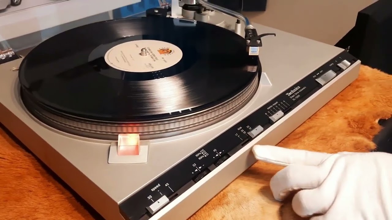 TECHNICS SL-3300 Fully Automatic Direct Drive Turntable