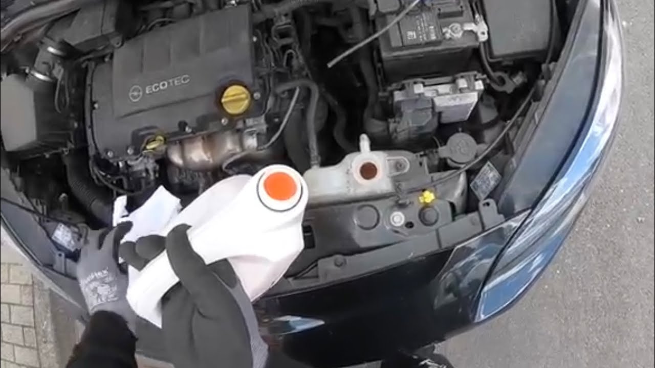 PKW Kühlflüssigkeit kontrollieren und nachfüllen Opel Corsa E Motor Kühlerfrostschutz Anleitung
