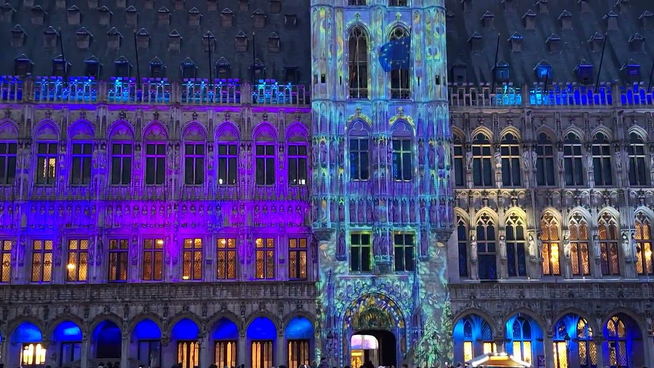 La Grand-Place de Bruxelles s'illumine d'un spectacle Son&Lumiere.