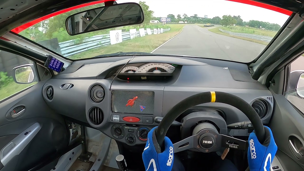 Fast lap in the Race Etios | MMRT
