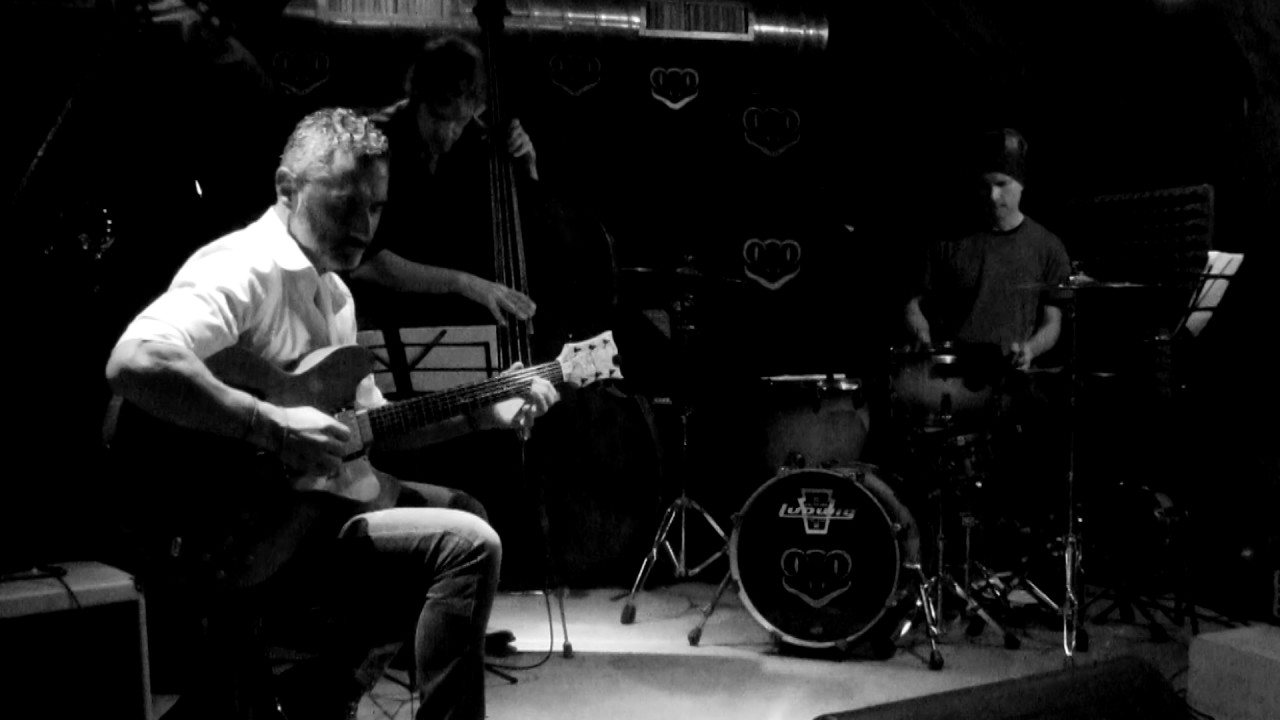 LUCA CHIARALUCE  Trio – JE NE SAIS QUOI di Enrico Pieranunzi