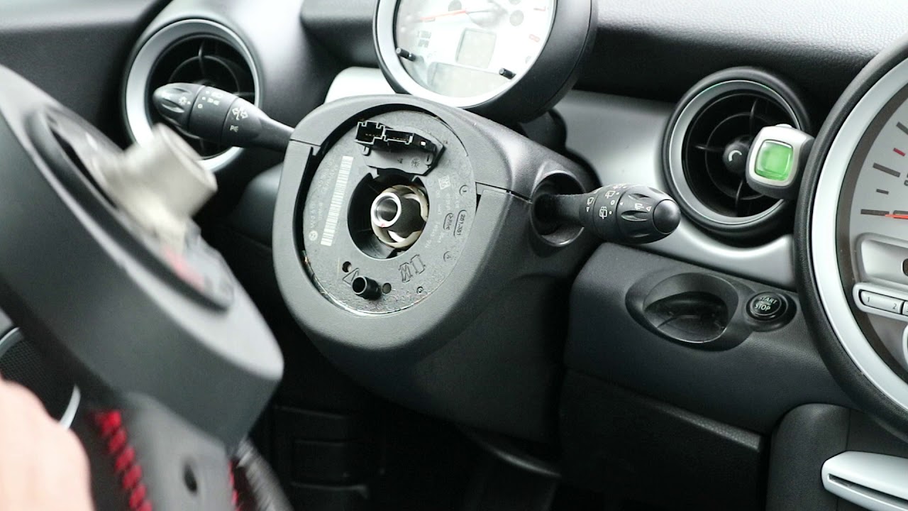 Mini Cooper One R56 steering wheel replace