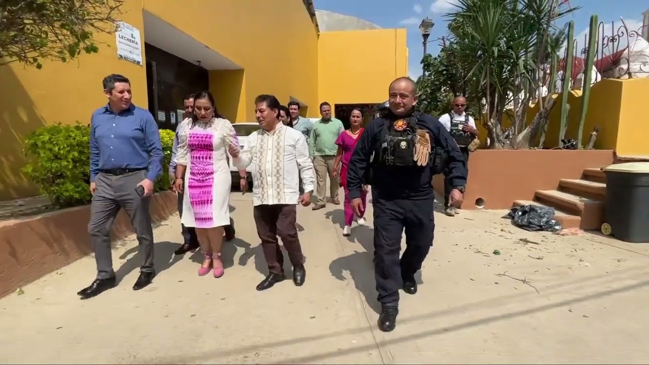 Entrega de Material T&aacute;ctico y Uniformes a los Policias Municipales de Santa Mar&iacute;a Atzompa