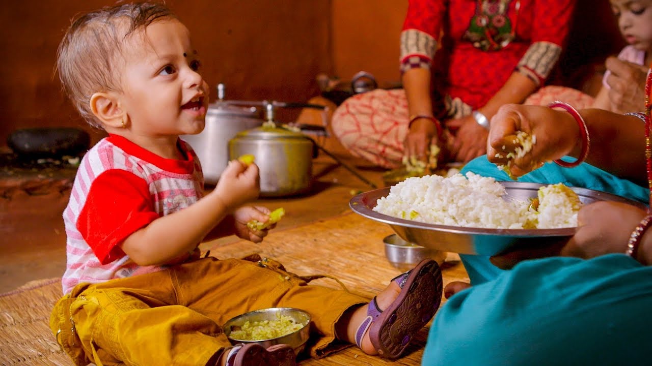 Feeding Your Child from 1-to-2 Years (Nepali) - Nutrition Series