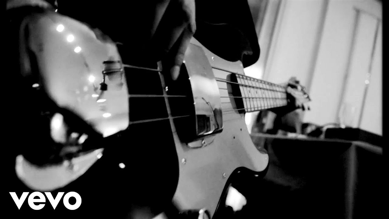 Band Of Skulls - Asleep At The Wheel