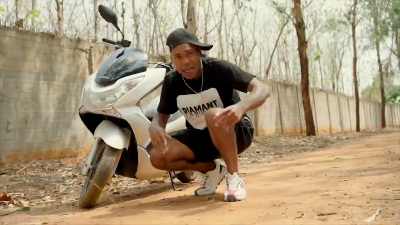 GBÈZÉ JUNIOR EN MODE RAP ACTE 1