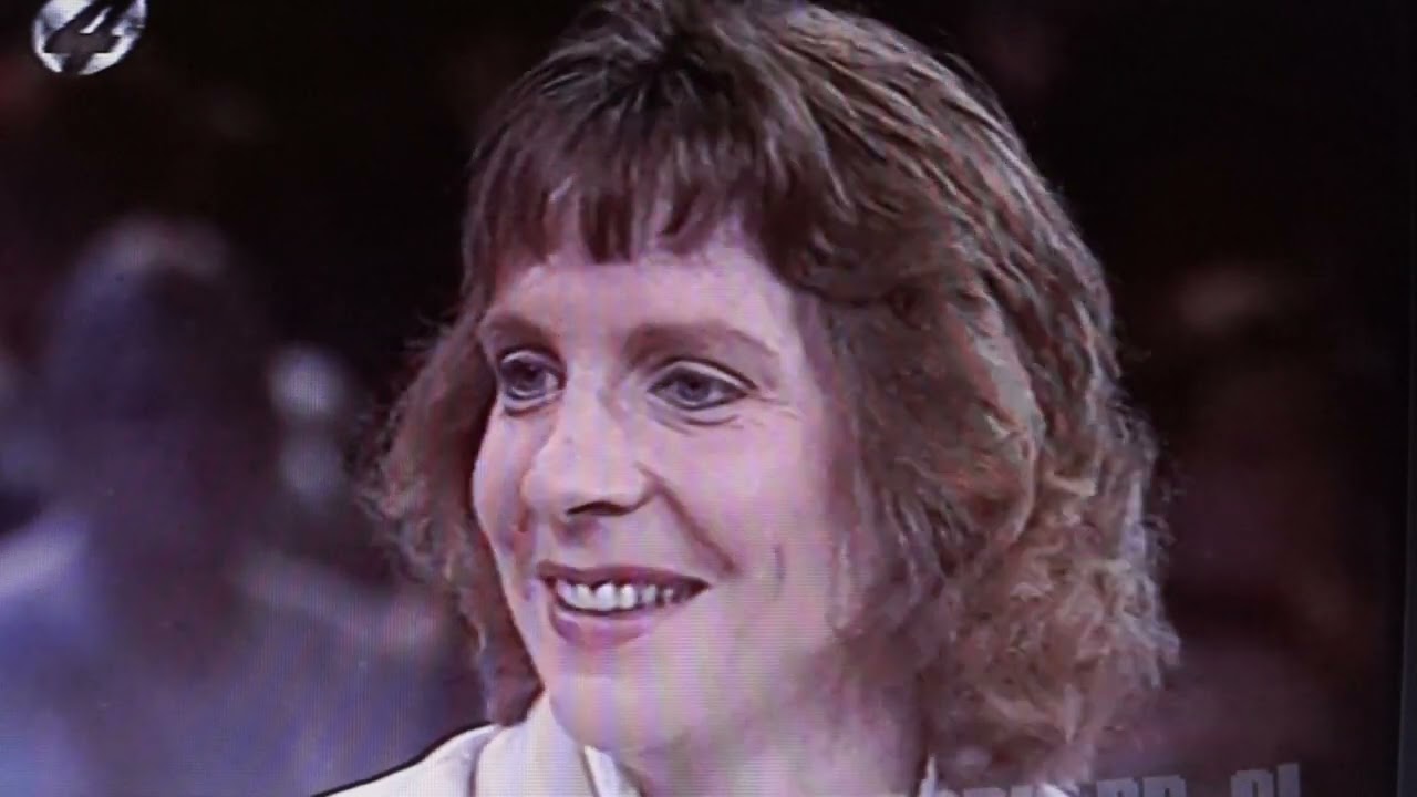 Het spijt me met Caroline Tensen en de deelnemers jaren negentig