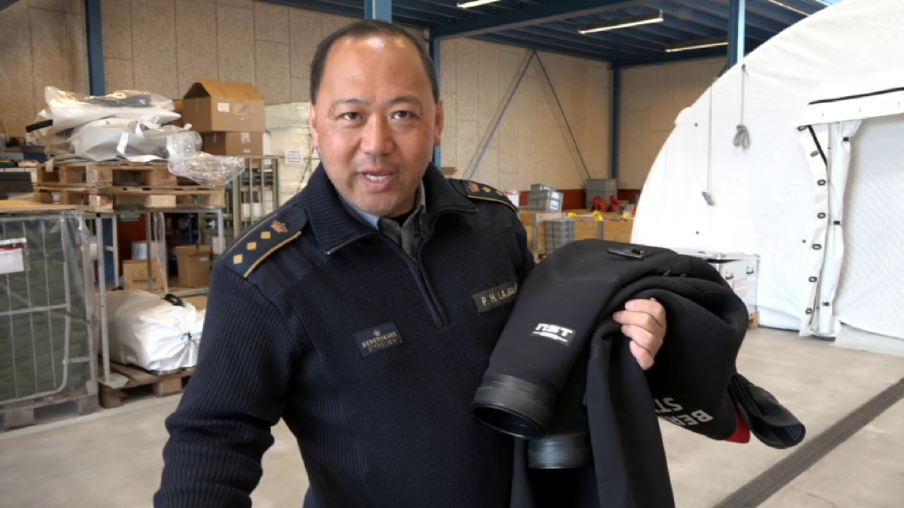 PR&AElig;SENTATION WADERS T&Oslash;RDRAGT (Ses med lyd)