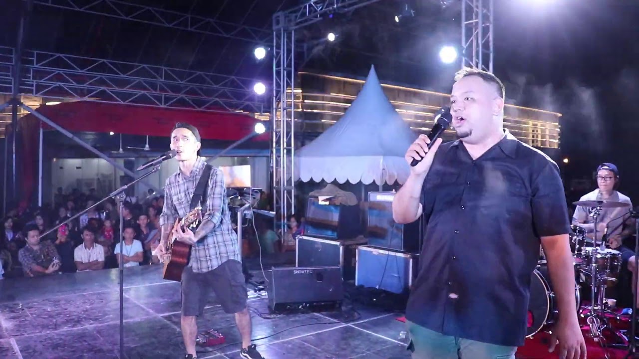 AWAKE Album out Concert မှာ iDIOTS နဲ့ ကို J Me တို့သီဆိုခဲ့တဲ့''မငိုနဲ့တော့