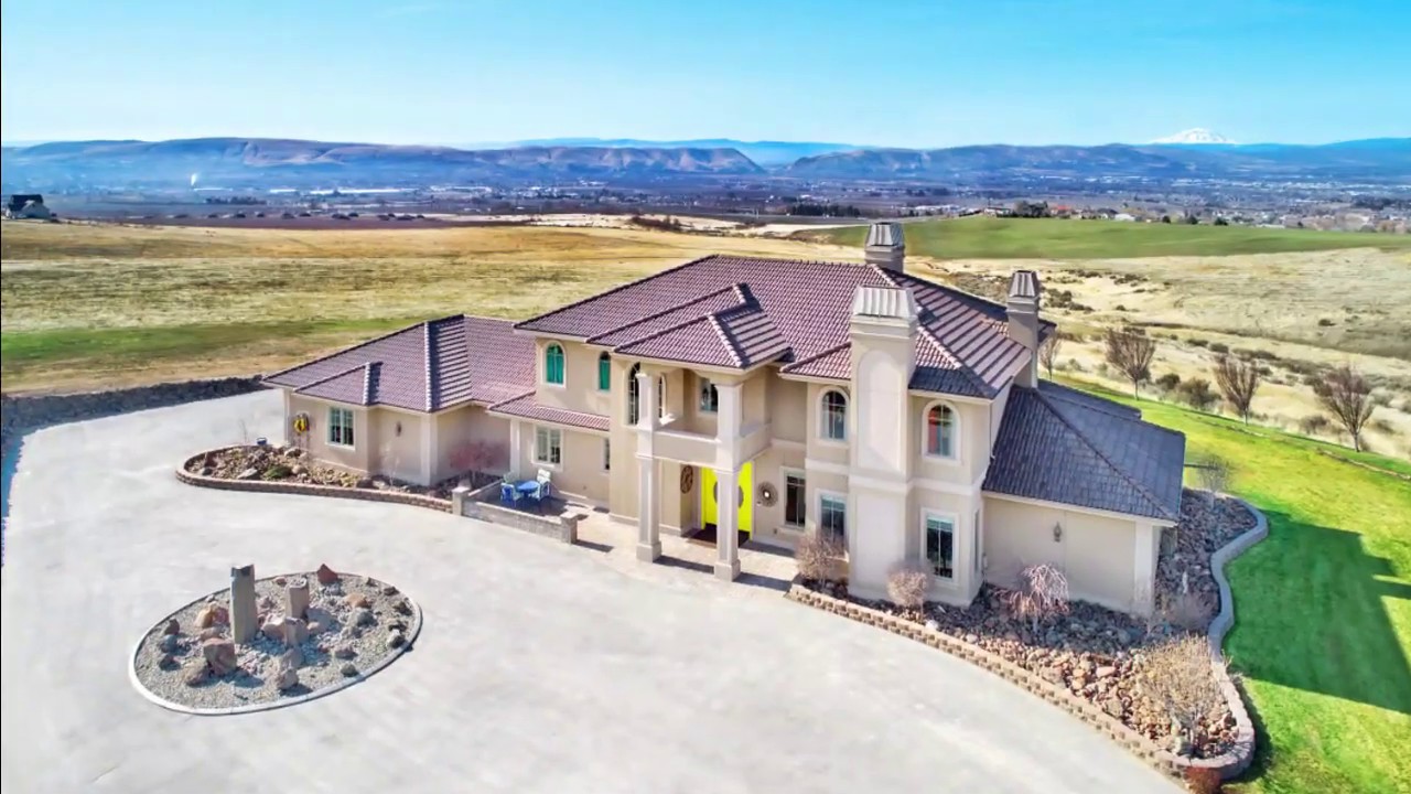 Yakima Real Estate - Gorgeous Terrace Heights Estate on 13+ Acres - Endless Views of Yakima Valley