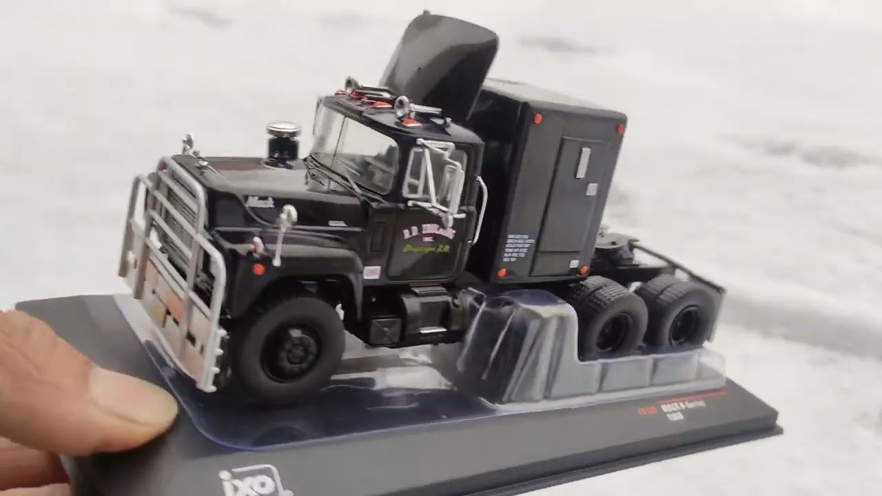 MACK R SERIES CONVOY MOVIE metal scale model 1:43 ixo winter storm