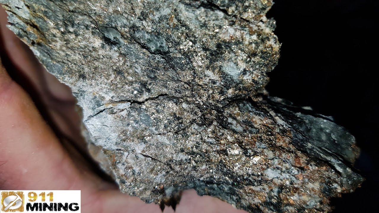 Heavily Mineralized Quartz Vein With High Grade Gold & Silver!