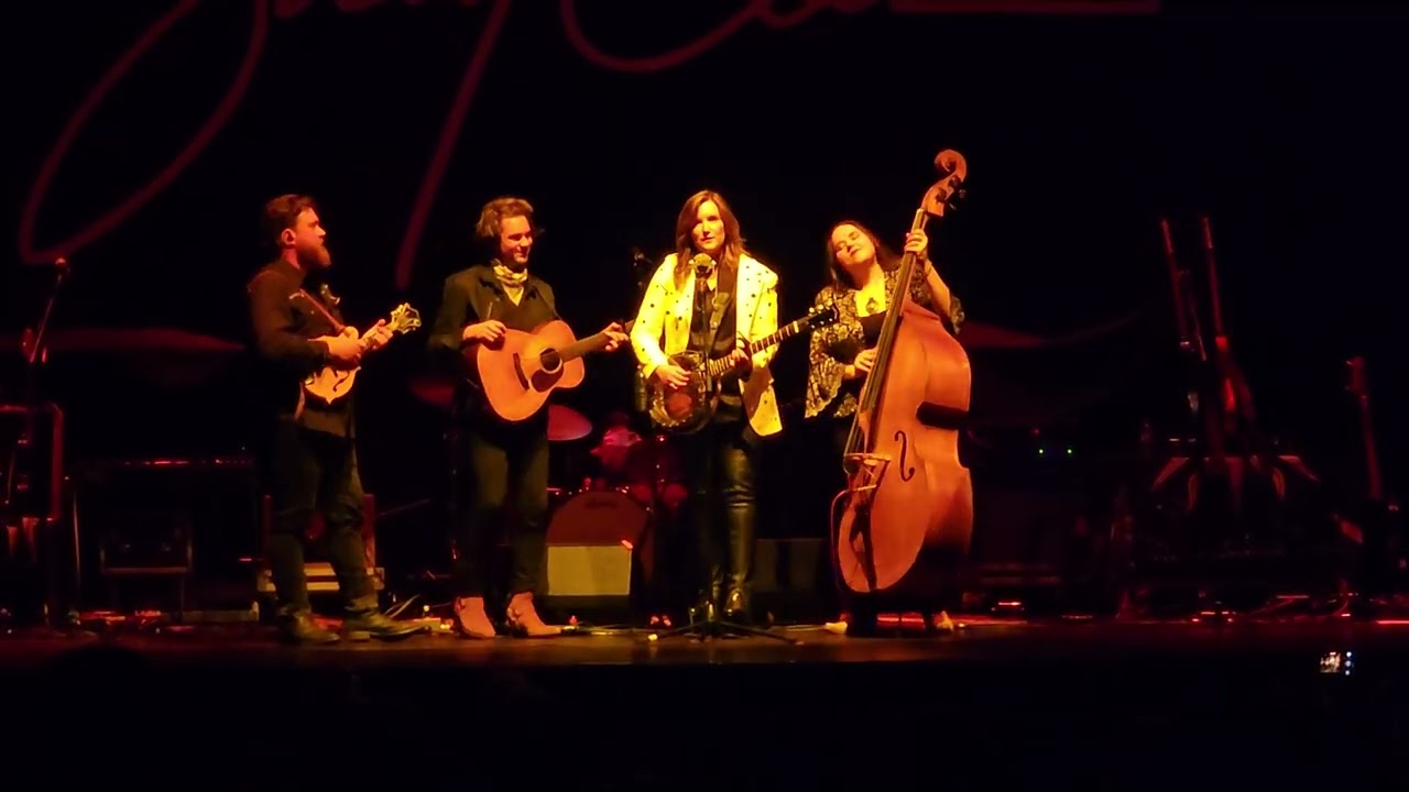 Brandy Clark - Follow Your Arrow (Stripped)